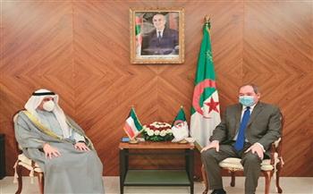 وزيرا خارجية الكويت والجزائر يبحثان هاتفيا المستجدات الإقليمية والدولية