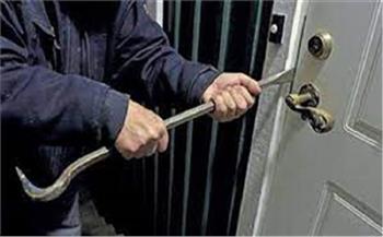 تجديد حبس عاطل تخصص في سرقة المساكن والمحال التجارية بأسلوب كسر الباب