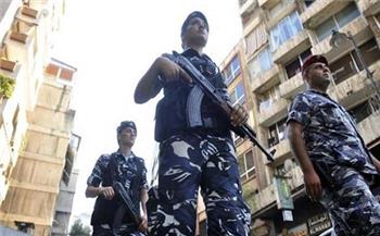 الشرطة اللبنانية تنظم مسيرة صامتة لميناء بيروت وتضع 214 وردة على نصب الشهداء