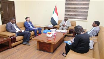 بحث سبل التعاون بين السودان ومنظمة الهجرة الدولية