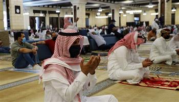 السعودية تعيد افتتاح 13 مسجداً بعد تعقيمها لمواجهة كورونا