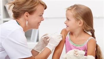 استطلاع: 75% من البريطانيين يؤيدون تطعيم الأطفال الذين تزيد أعمارهم عن 12 عامًا