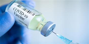 هل اللقاحات الحالية مؤثرة على متحورات كورونا؟.. «تاج الدين» يجيب