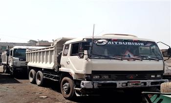 محافظة الجيزة تضبط 6 سيارات نقل لإلقائها القمامة والمخلفات بالطرق 