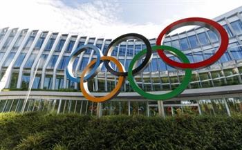 «الأولمبية الدولية» تمنح رئيس الوزراء الياباني «الوسام الأولمبي الذهبي»