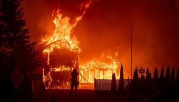  حريق "ديكسي" يستعر ليصبح ثاني أكبر الحرائق في تاريخ كاليفورنيا
