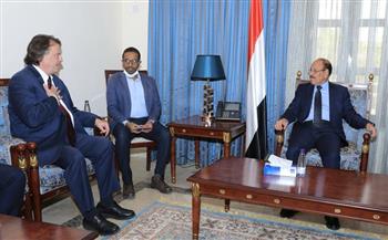 نائب الرئيس اليمني يبحث مع مسؤول أممي ما آلت إليه الأوضاع جراء انقلاب ميليشيا الحوثي