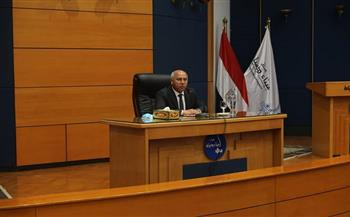 وزير النقل للعاملين بميناء دمياط: تطوير الموانئ البحرية لجعل مصر مركزا للتجارة العالمية واللوجيستيات