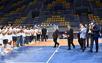 وزير الشباب والرياضة يكرم الزمالك بطل السوبر الإفريقي لكرة اليد 