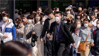 اليابان: قلق حيال تأثير خطط الحكومة لتخفيف قيود كورونا