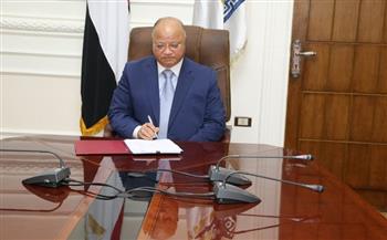 محافظ القاهرة يعتمد ترقية 2695 موظف بالمحافظة 