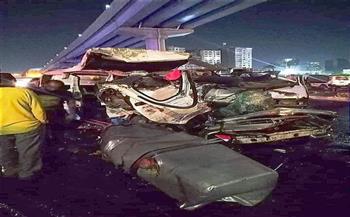 مقطورة تدهس"ميكروباص"بـ الجراج في جسر السويس وإصابة 6 أشخاص