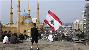صحيفة إماراتية: لبنان يحتاج إلى حكومة توقف انهياره وتحرك عجلة الحياة