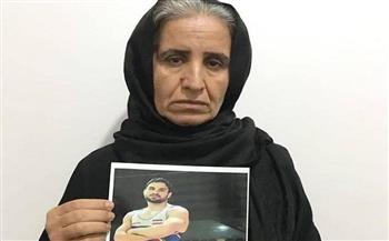 والدة مصارع شهير: النظام الإيراني يعيش على الدم