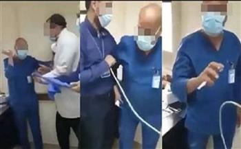 وصول الطبيب المتهم بالتنمر على ممرض بفيديو «السجود لكلب» للتحقيق معه