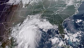 العاصفة نيكولاس تتحول إلى إعصار مع اقترابها من شواطئ هيوستن الأميركية