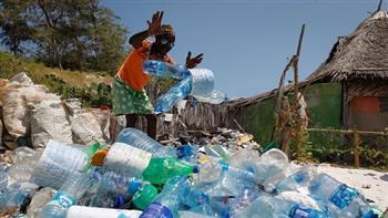 منظمة "جرينبيس" البيئية تدعو الفلبين لسن تشريع يحظر استخدام البلاستيك أحادي الاستخدام