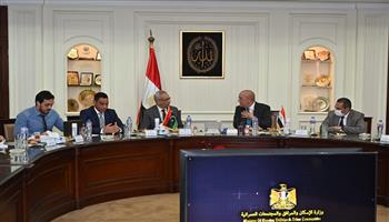  وزير الإسكان يلتقى نظيره الليبي لعرض التجربة المصرية في تطوير العشوائيات 