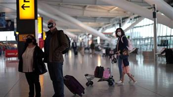 بريطانيا تدرس تخفيف قواعد السفر الخاصة بكورونا