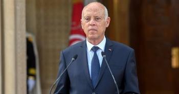 الرئيس التونسي يصدر قرارا جديدا بمنع السفر.. اعرف التفاصيل