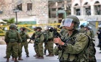 قوات الاحتلال الإسرائيلي تقمع وقفة سلمية لمناهضة الاستيطان في قرية المغير الفلسطينية