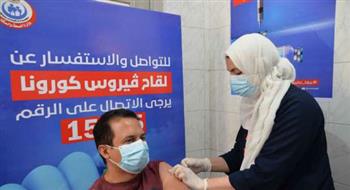 الجامعات تلزم طلابها بتلقي لقاح كورونا.. وأطباء: ضرورة لدراسة آمنة وخطة لتطعيم 60% من المصريين قبل نهاية العام
