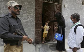 مسلحون يقتلون شرطيا يحرس فريق تطعيم شلل الأطفال فى شمال غرب باكستان