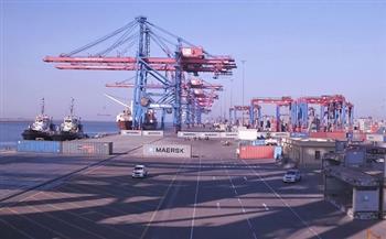 "اقتصادية قناة السويس": تداول 25 سفينة حاويات بموانئ بورسعيد