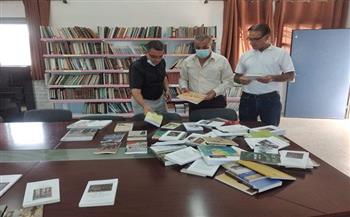 الثقافة الفلسطينية توزع كتبا على مكتبات مدارس المحافظة
