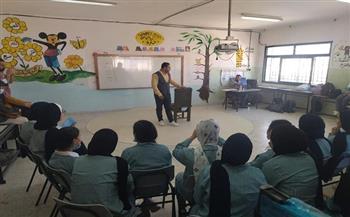 ثقافة فلسطين تنظم عرضًا مسرحيًا بعنوان «عالدوار» فى مدرسة بنات الماليزية