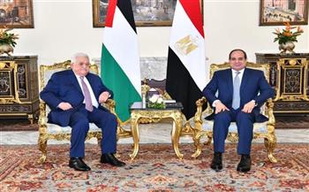مستشار الرئيس الفلسطيني: القمة الثلاثية جاءت في الوقت المناسب  