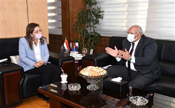 وزيرة التخطيط تناقش مع محافظ الوادي الجديد الخطة الاستثمارية للعام الحالي القاهرة