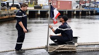 فرنسا تدافع عن قدراتها على تصنيع الغواصات