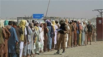 باكستان تشدد الرقابة على اللاجئين الأفغان