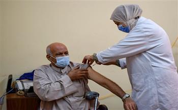 إقبال كبير من المواطنين على مركز تطعيم لقاح كورونا بالشرقية