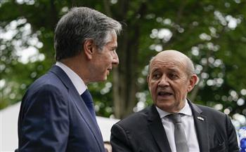 وزيرا خارجية أمريكا وفرنسا يبحثان خططا لإجراء مشاورات ثنائية متعمقة