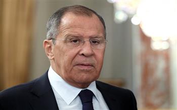 وزير الخارجية الروسي يبحث مع نظيره الجزائري العلاقات الثنائية والقضايا الإقليمية والدولية