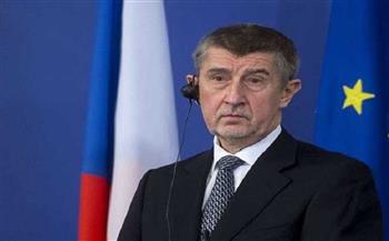 رئيس وزراء التشيك يتلقى الجرعة الثالثة للقاح كورونا قبل يوم من الانتخابات العامة