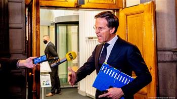 رئيس الوزراء الهولندي يقيل وزيرة الاقتصاد لانتقادها قرارات حكومية