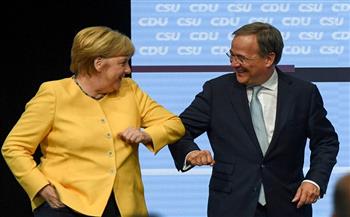 ميركل تدعم حملة مرشح حزبها أرمين لاشيت عشية الانتخابات الألمانية