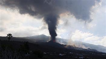 إغلاق مطار جزيرة لا بالما الإسبانية مع اشتداد ثوران بركان "كومبري فييخا"