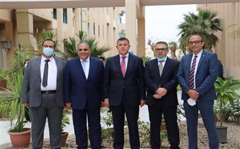 رئيس جامعة عين شمس يشهد افتتاحات بالمستشفى التخصصي|صور