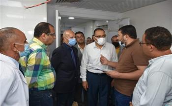 محافظ الشرقية يزور مستشفى الصنافين التكاملى بمنيا القمح