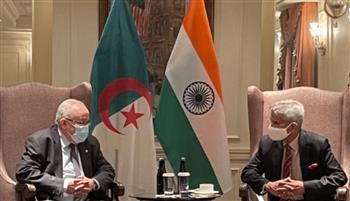 وزير الخارجية الجزائري يلتقي بنظيره الهندي