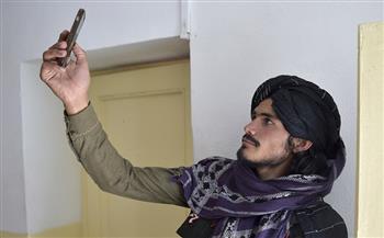 طالبان تحذر عناصرها من التقاط صور "السيلفي" والتنزه في الحدائق