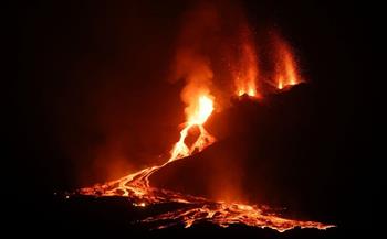  إعلان جزيرة لا بالما الإسبانية البركانية كمنطقة منكوبة بسبب الحممم البركانية