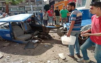 إصابة شخصين في حادث تصادم ترام الإسكندرية بسيارة