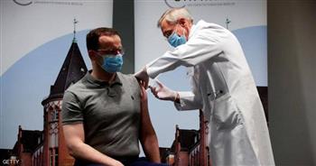 إسبانيا تلزم الوافدين الأمريكيين بالتطعيم ضد كورونا