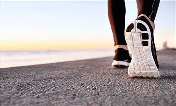 دراسة: المشي 7 آلاف خطوة يوميا يقلل من خطر الموت في منتصف العمر