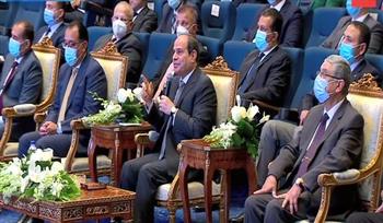 الرئيس: «تحيا مصر مسئوليتي.. يعني الجنيه ما بيطلعش كده»